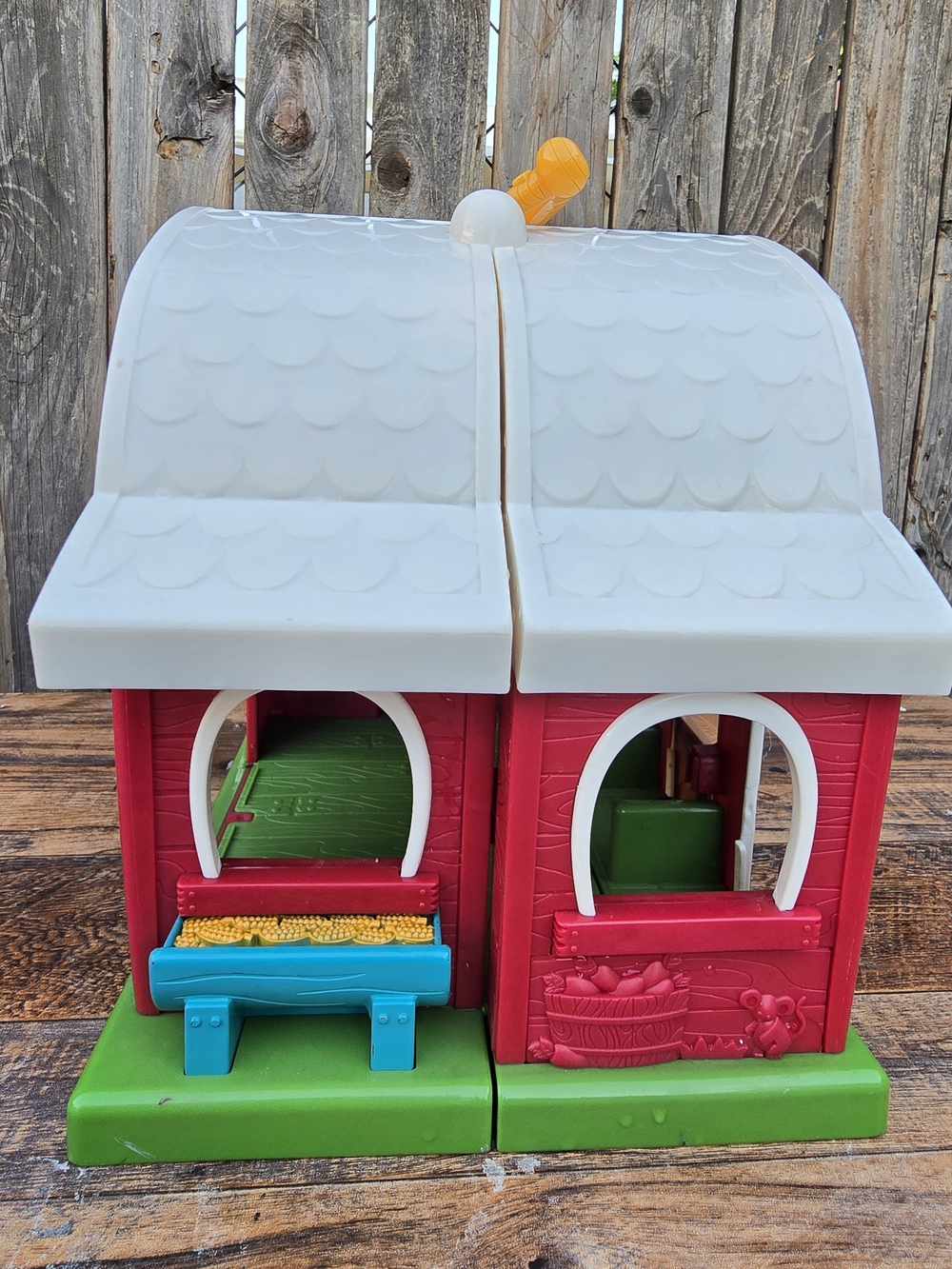 Battat Kids Red Play Barn forToddlers Toys. - Picture 2 of 7